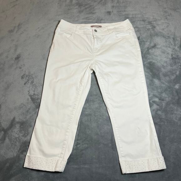 Chico's Embellished Capri Jeans Size 4/S Casual Preppy Coastal Beach Minimalist - Picture 1 of 10